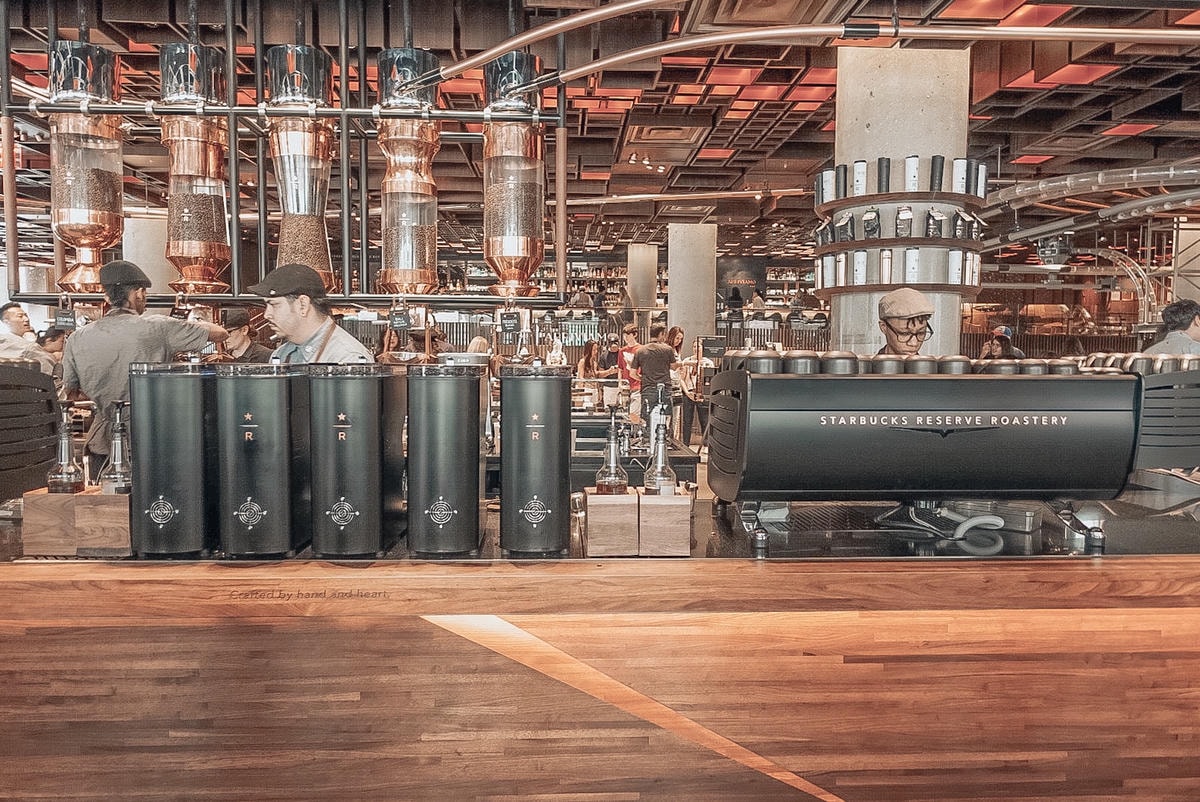 Starbucks Reserve Roastery 紐約|結合烘焙、美酒與咖啡的沈浸式體驗 - 第5張圖 Starbucks Reserve Roastery 一樓