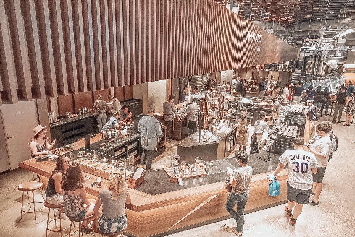 Starbucks Reserve Roastery 紐約|結合烘焙、美酒與咖啡的沈浸式體驗 - 第3張圖 Starbucks Reserve Roastery 一樓