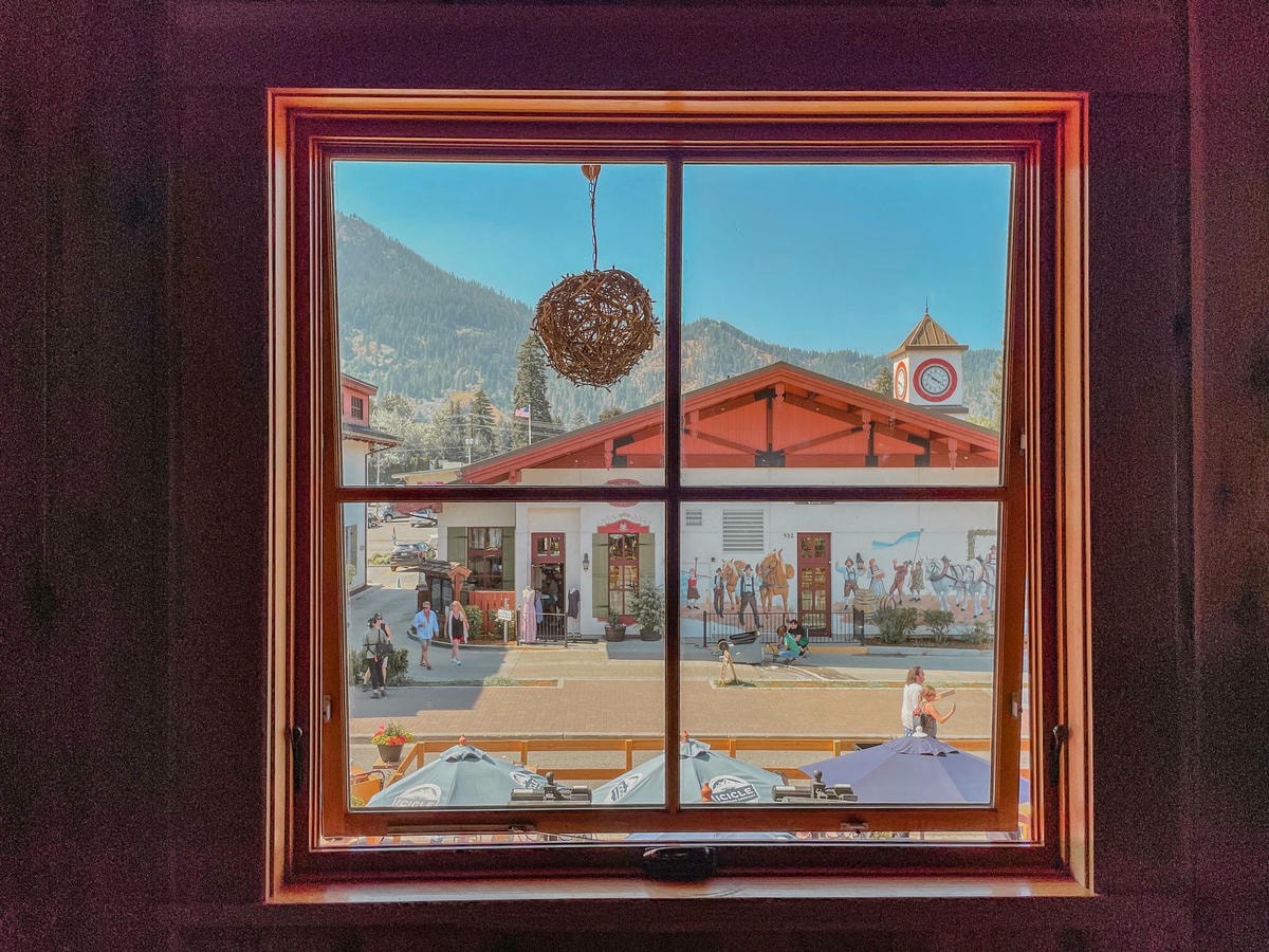 西雅圖德國村兩天一夜攻略|Leavenworth 必去景點+麋鹿農場體驗 - 第5張圖 西雅圖 Icicle Brewing Company