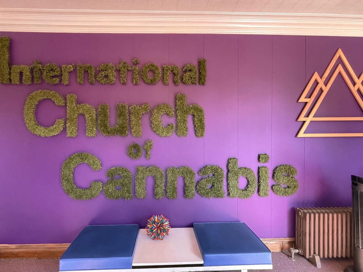 丹佛有趣的大麻教堂 – International Church of Cannabis - 第1張圖 International Church of Cannabis