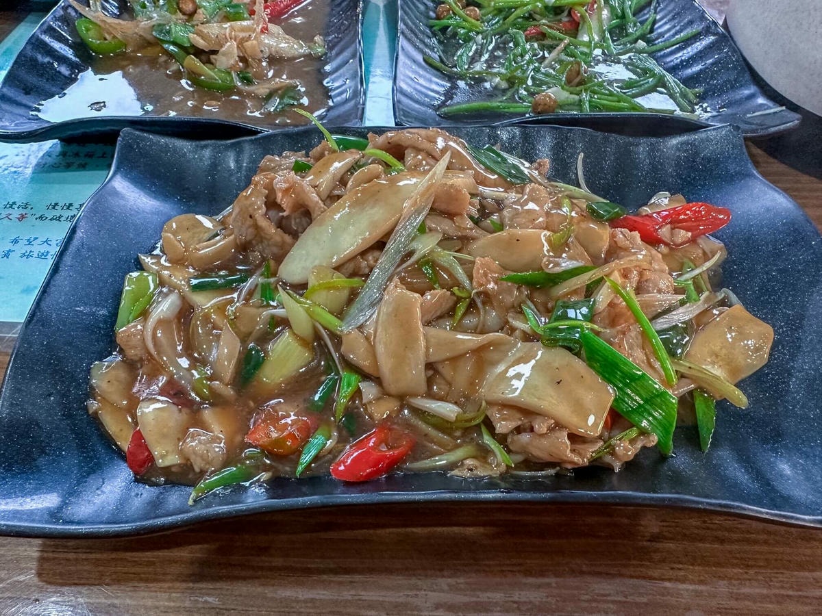 小琉球美食推薦大全 —— 燒肉、海鮮、冰品,22家美食親測推薦! - 第12張圖 小琉球美食推薦 |漁人灶咖。巴豆補給站