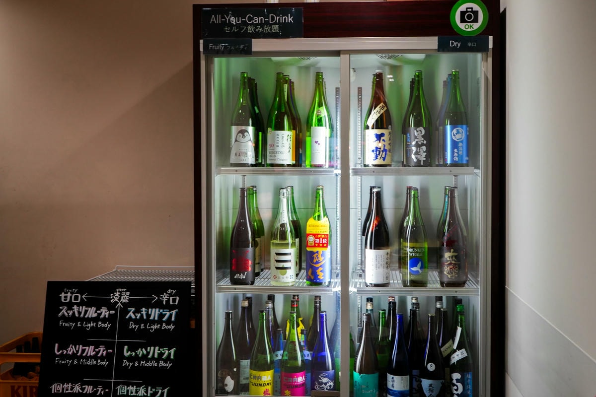 大阪酒吧推薦|大阪夜生活指南,8 間大阪酒吧,清酒、啤酒、調酒吧任你選! - 第36張圖 大阪酒吧推薦 1|心白 心斎橋店 SHINPAKU / 飲み放題 SAKE BAR