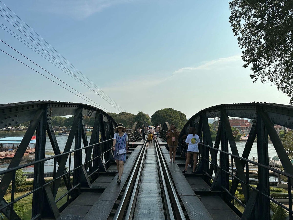 泰國曼谷近郊|北碧府旅遊包車一日遊,桂河大橋、動物園、網美玻璃咖啡廳一次滿足 - 第12張圖 北碧府桂河大橋
