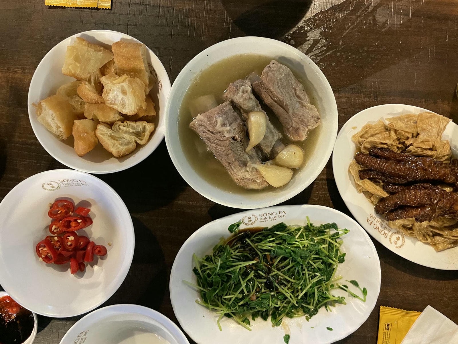 2025 新加坡自由行推薦|新加坡四天三夜怎麼玩?詳細景點美食住宿精選 - 第4張圖 松發肉骨茶