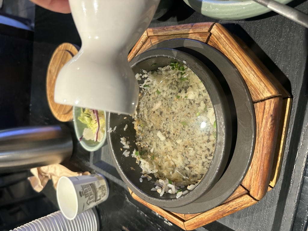 釜山美食推薦|在地人激推的道地好滋味!最新釜山美食 26 間推薦 - 第9張圖 釜山美食-Sol Sot 釜飯