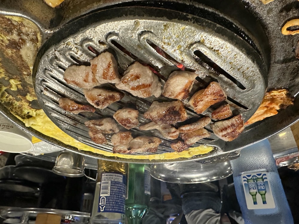 釜山美食推薦|在地人激推的道地好滋味!最新釜山美食 26 間推薦 - 第14張圖 釜山海雲台必吃美食:伍班長烤肉