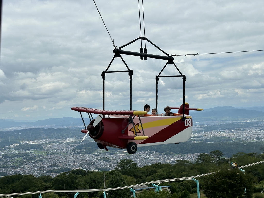 大阪近郊免費遊樂園開箱!生駒山上遊樂園交通、必玩設施一次看 - 第9張圖 生駒山上遊樂園必玩設施 #2|飛行塔