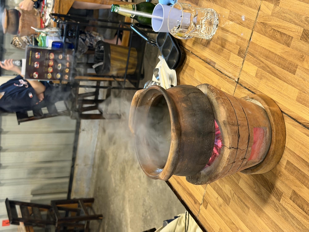 清邁美食：ซุ้ม 3 หมูจุ่ม หม้อดิน