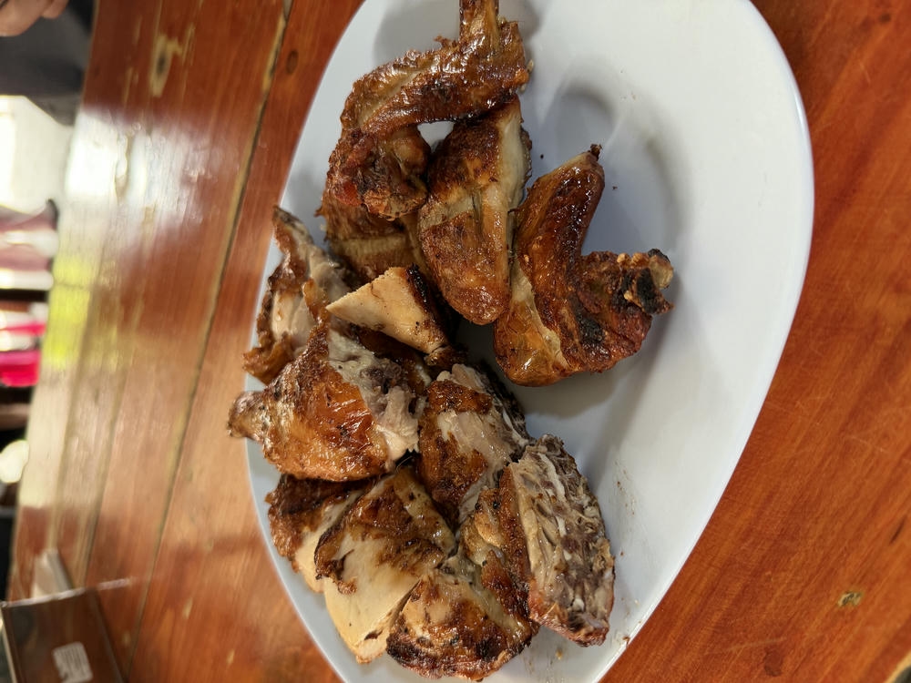 清邁美食：ร้านไก่ย่างวิเชียรบุรี (นิมมาน 11)