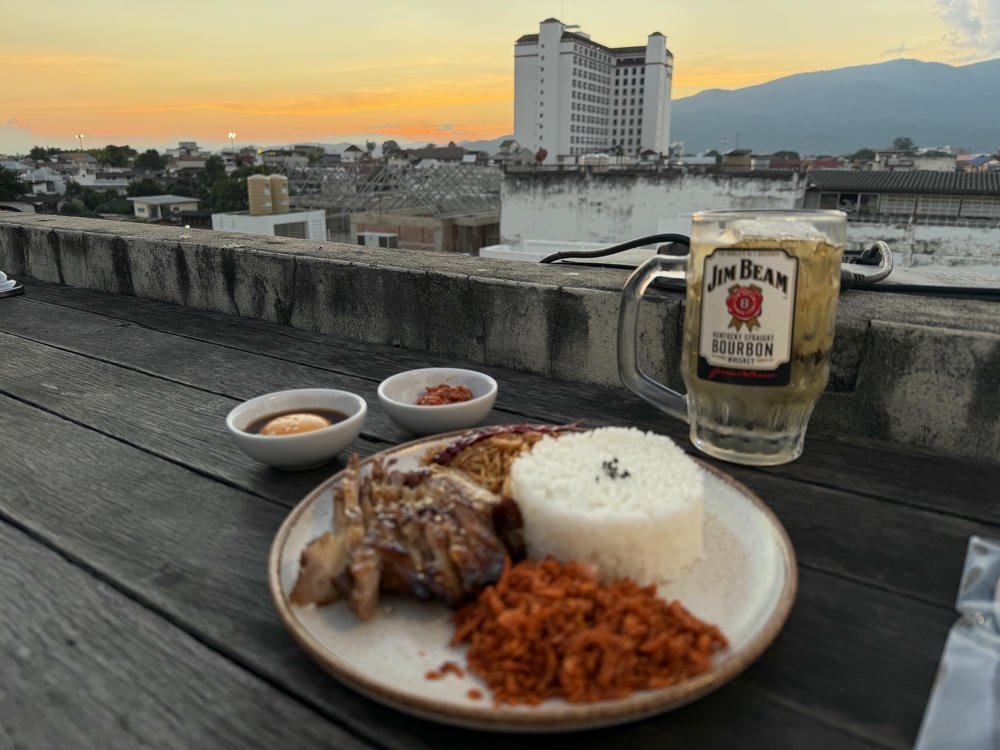 清邁酒吧：HIDELAND