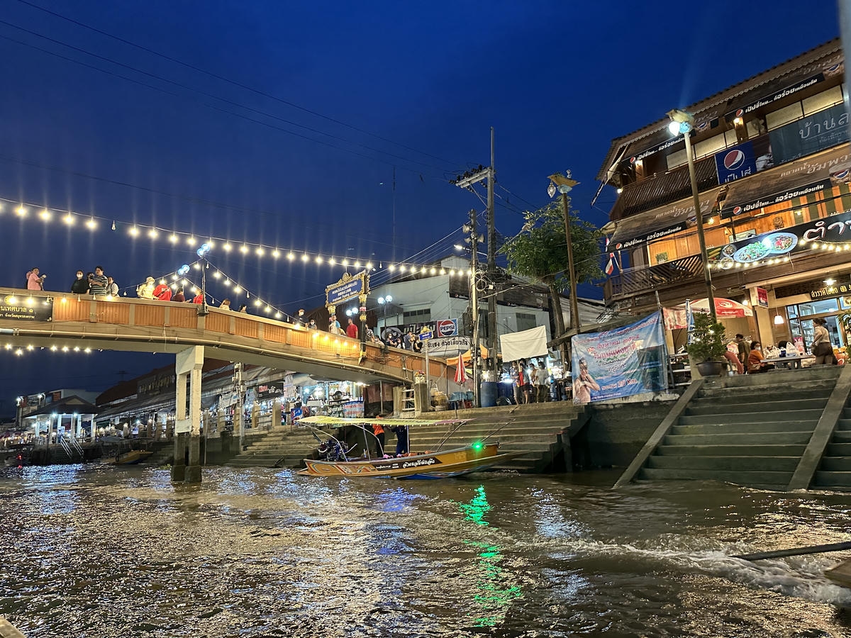 安帕瓦水上市場