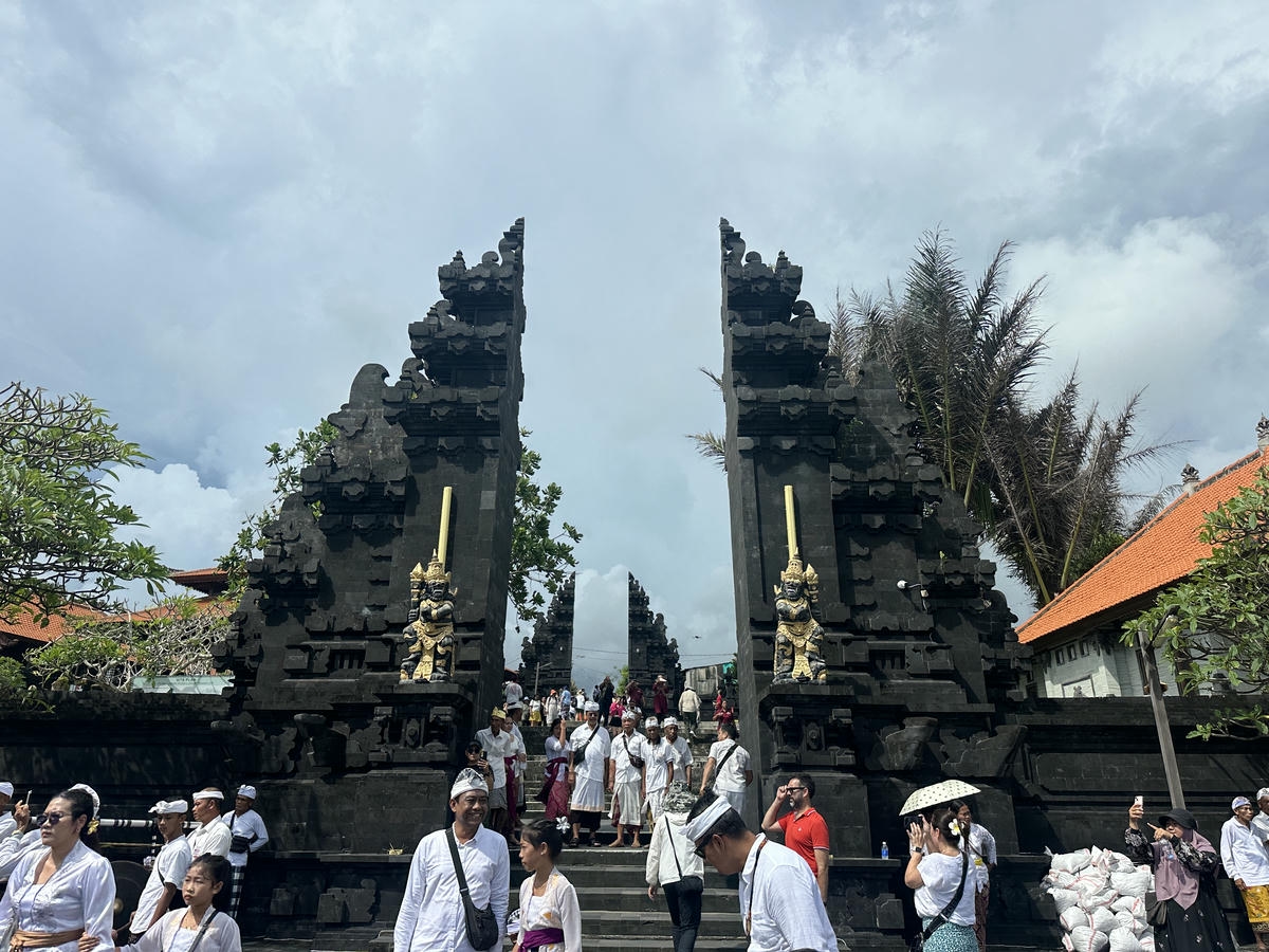 峇里島海神廟攻略|交通、日落、潮汐時間與有趣的蛇洞體驗 - 第2張圖 峇里島海神廟