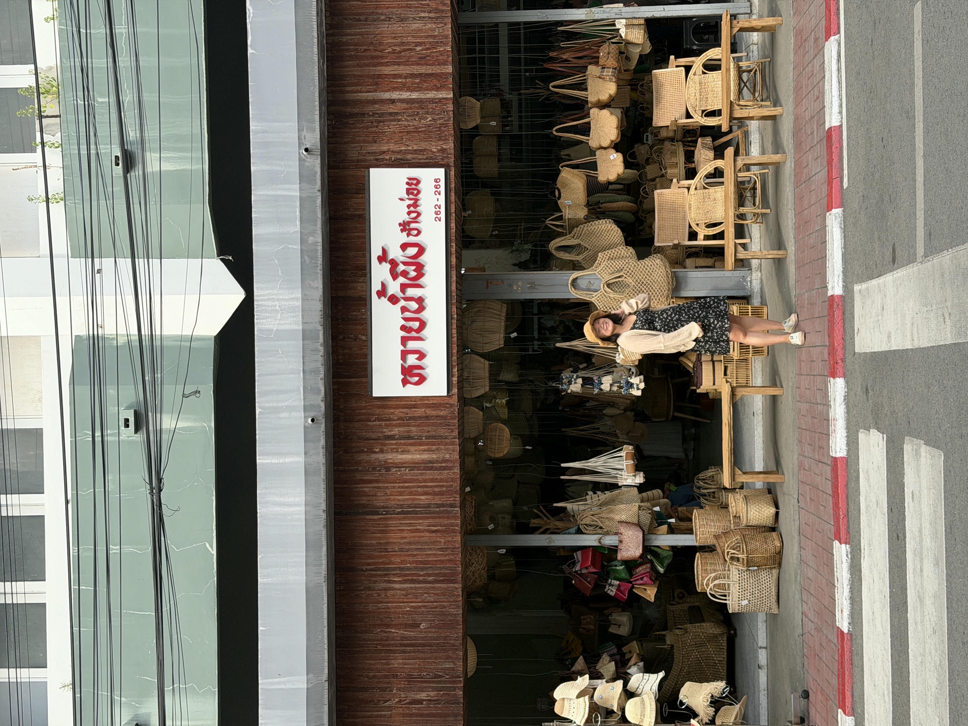 清邁景點推薦:必去古城寺廟、尼曼打卡、清邁近郊一日遊整理 - 第13張圖 清邁景點:草編一條街