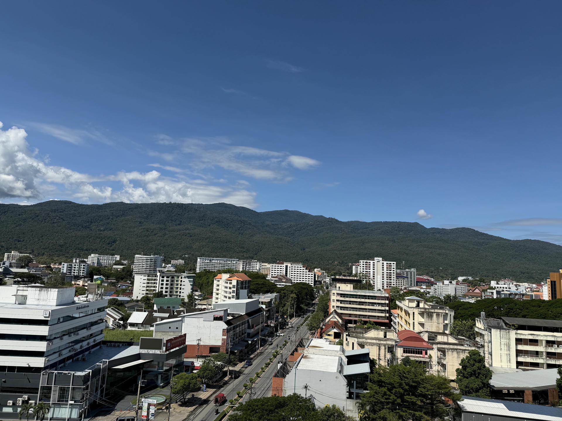 清邁景點推薦:必去古城寺廟、尼曼打卡、清邁近郊一日遊整理 - 第29張圖 Maya 瑪雅百貨
