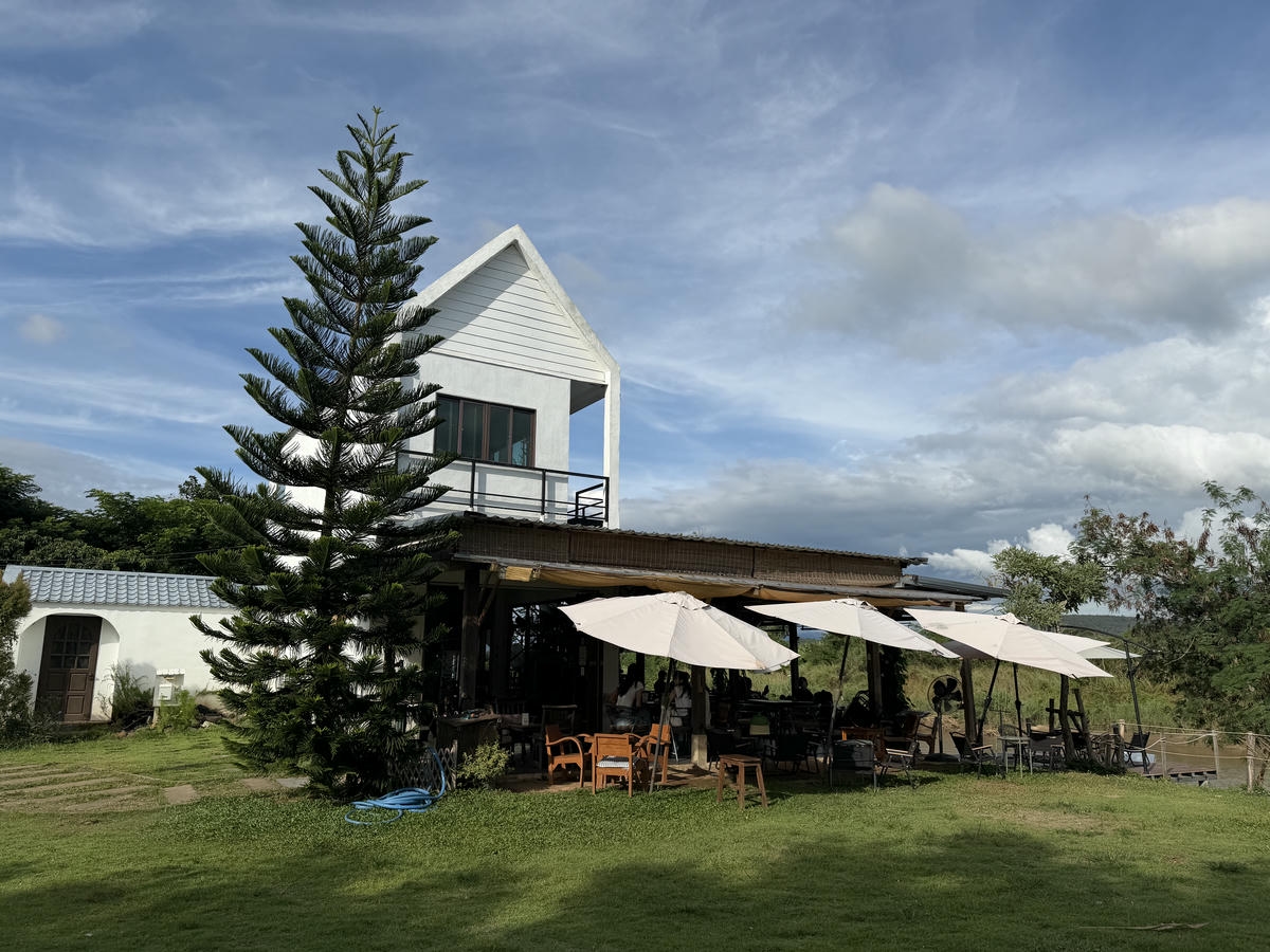 清邁包車|黏黏瀑布、大象咖啡廳、天使瀑布園區一日遊行程分享 - 第15張圖 清邁包車|黏黏瀑布、大象咖啡廳、天使瀑布園區一日遊行程分享