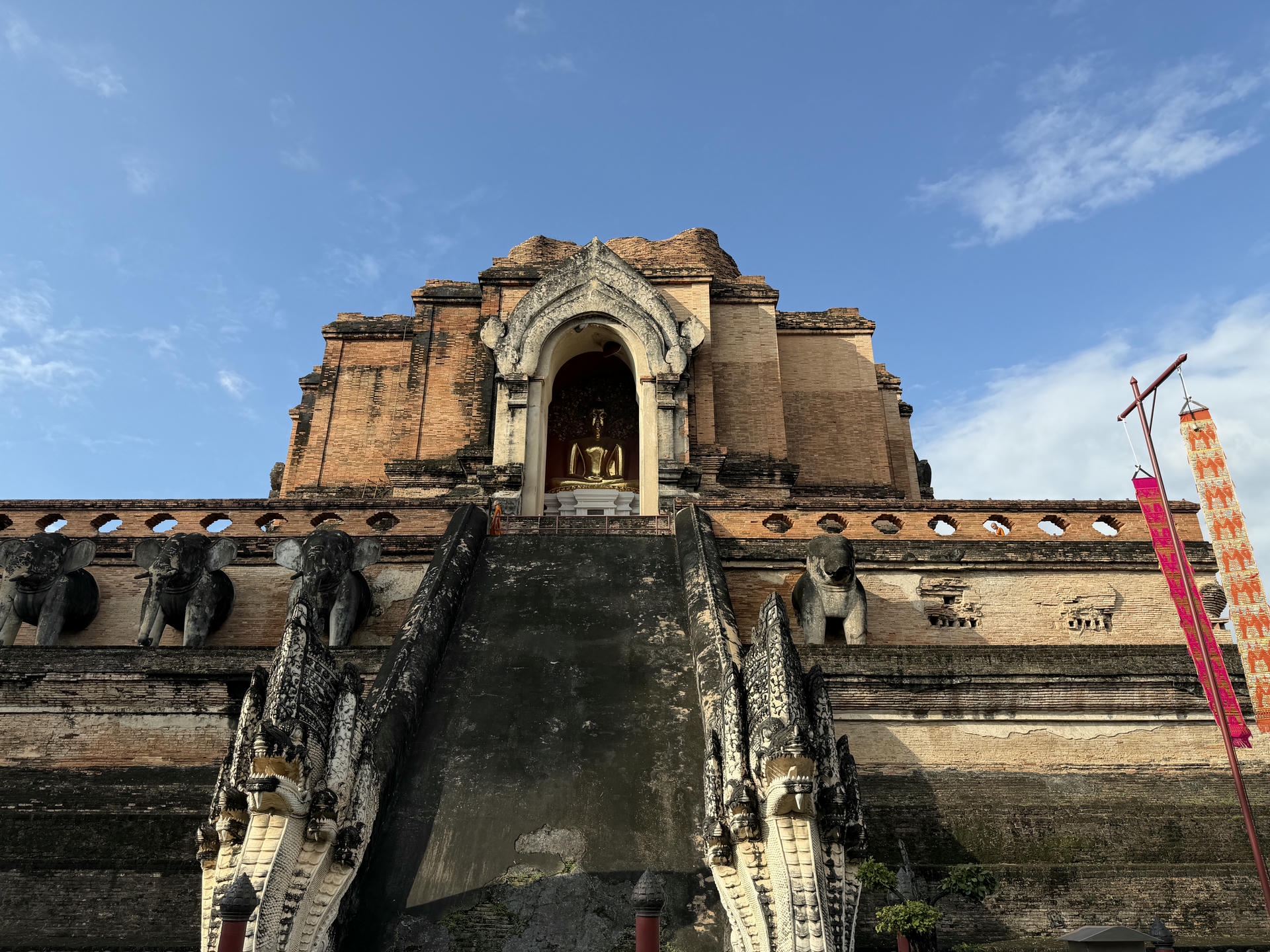 清邁景點推薦:必去古城寺廟、尼曼打卡、清邁近郊一日遊整理 - 第9張圖 清邁景點推薦:必去古城寺廟、尼曼打卡、清邁近郊一日遊整理