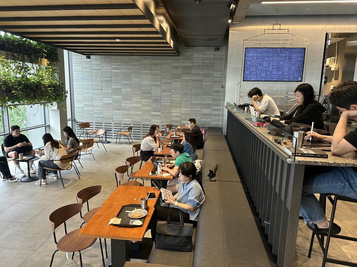 首爾咖啡廳推薦:首爾人氣咖啡廳整理,好喝又好拍! - 第16張圖 首爾咖啡廳 #6:Maxim Plant