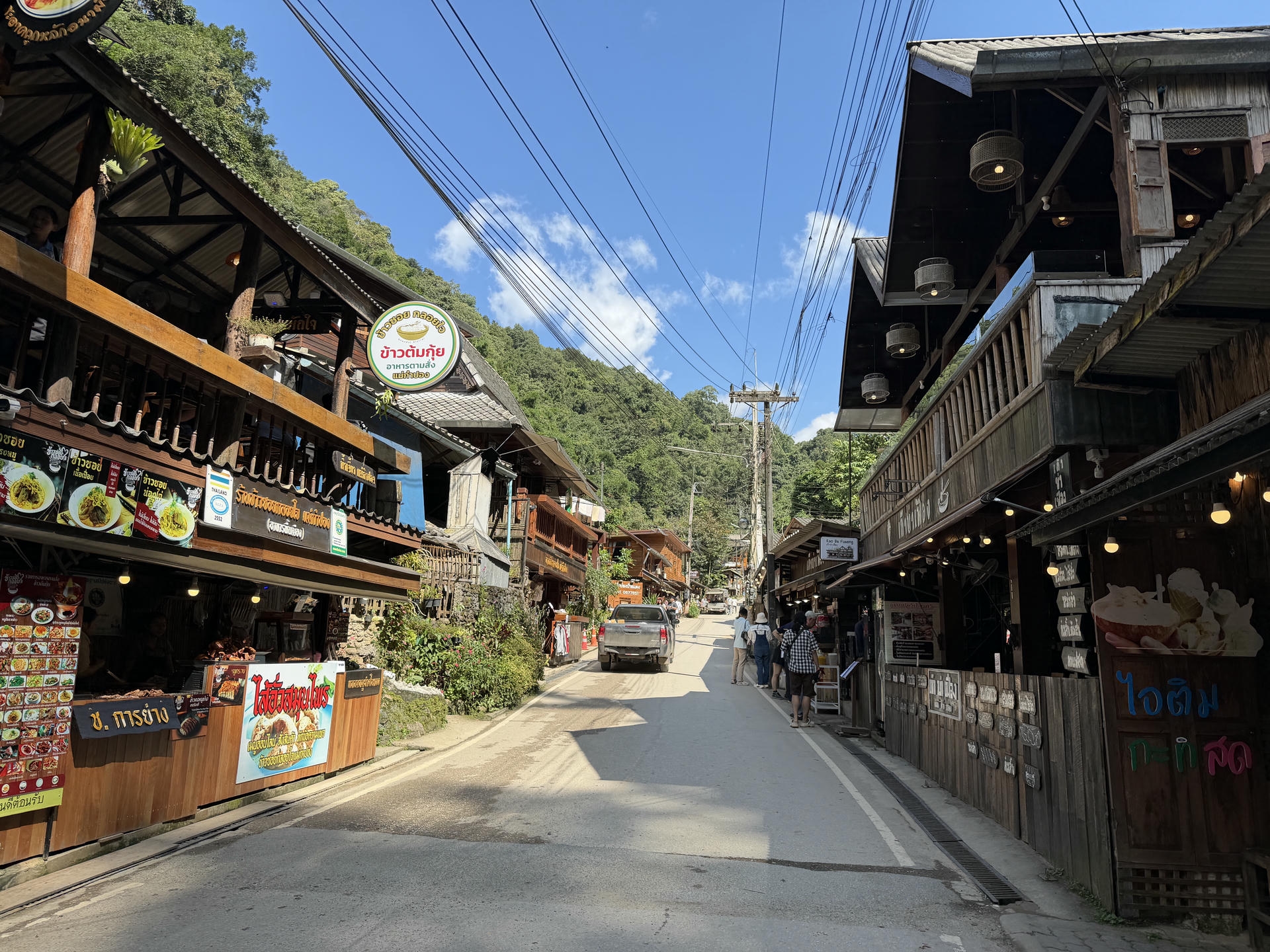 清邁景點推薦:必去古城寺廟、尼曼打卡、清邁近郊一日遊整理 - 第58張圖 清邁景點推薦:必去古城寺廟、尼曼打卡、清邁近郊一日遊整理