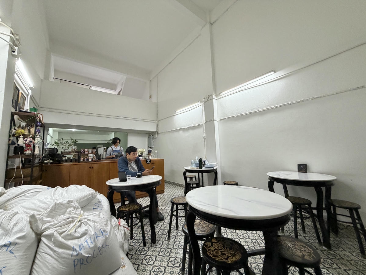 Top 22 清邁咖啡廳推薦:古城、尼曼必訪咖啡館整理(附地點&特色) - 第28張圖 PIMM'S CUP : Roastory Lab