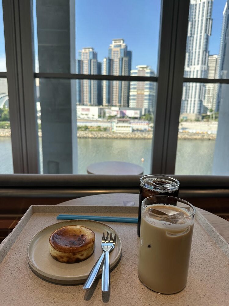 Blue Bottle Busan Millak Cafe