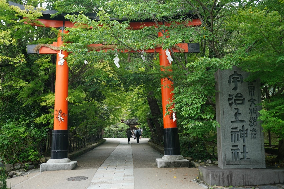 Matcha, History, and Heritage: Exploring the Best Uji Attractions - 第3張圖 Entrance of Ujigami Shrine