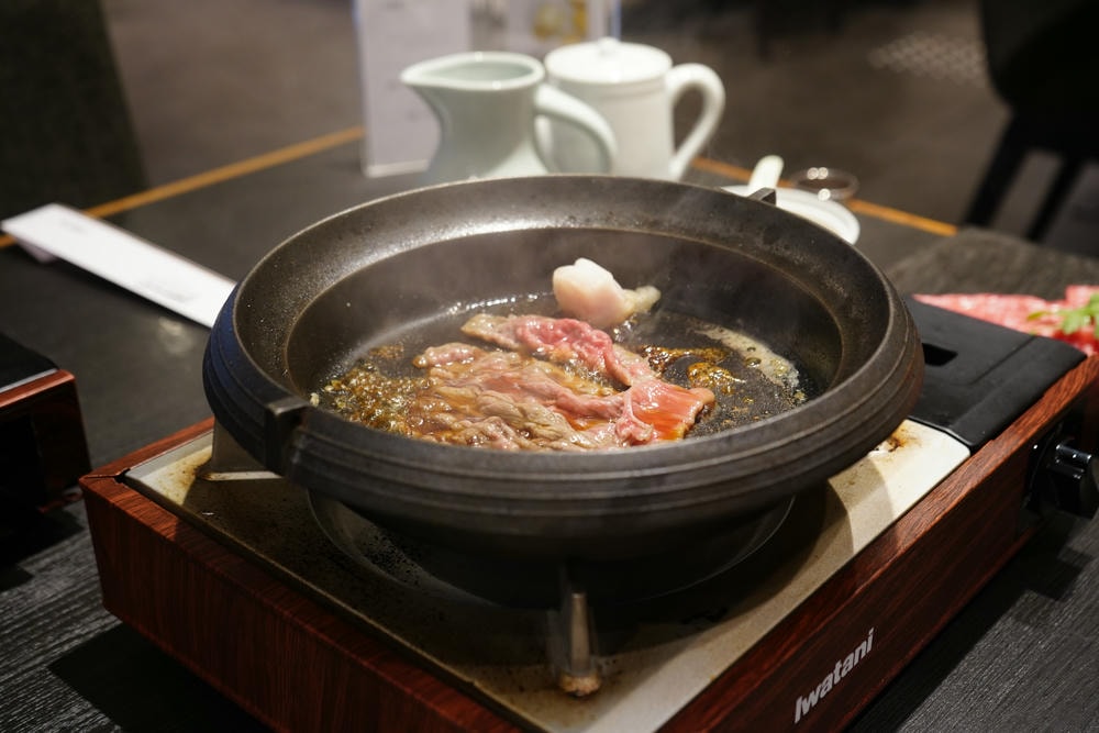 琵琶湖一日遊怎麼玩?京都出發交通、白鬚神社、近江八幡路線整理 - 第13張圖 毛利志滿 近江八幡本店